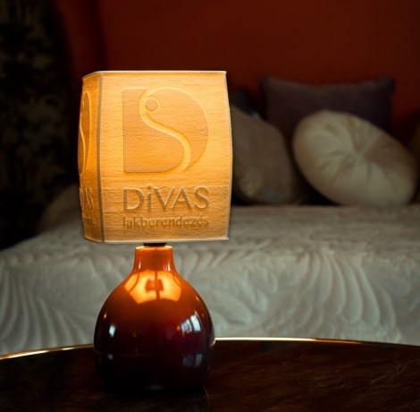 Egyedi céges ajándék - fényképes lámpa