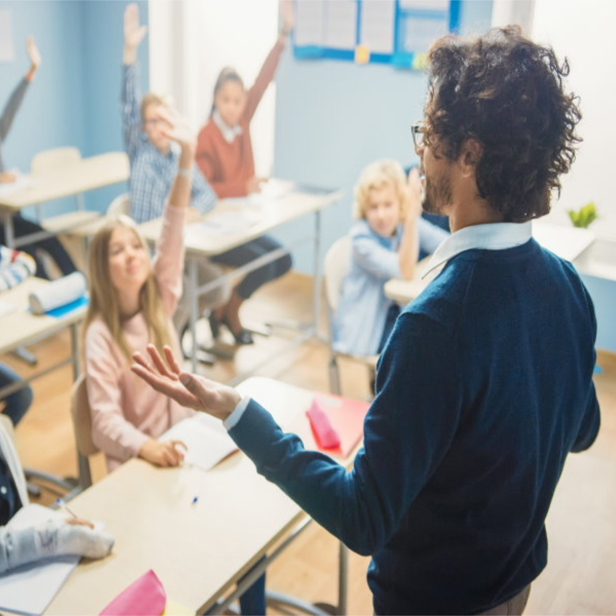 Különleges köszönőajándék tanároknak: Egyedi fényképes emlékek az osztályról